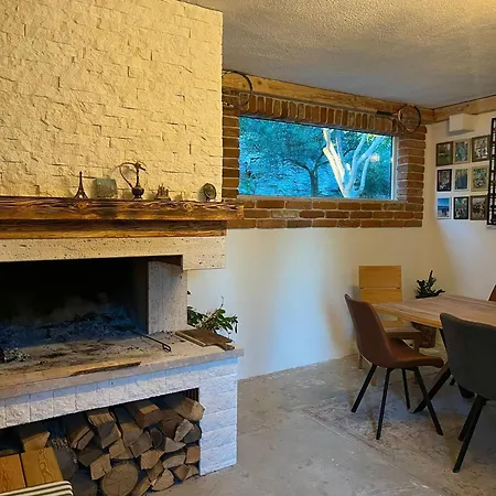Curnic * Jesenice (Split-Dalmatia)
