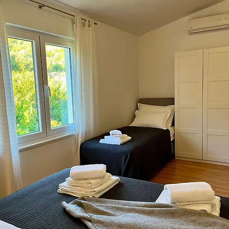Curnic Appartement Jesenice (Split-Dalmatia)